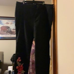 Susan Graver black pull on jeans with Rose decal